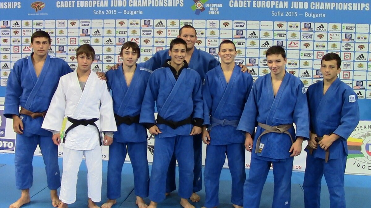 Я с товарищами на соревновании!