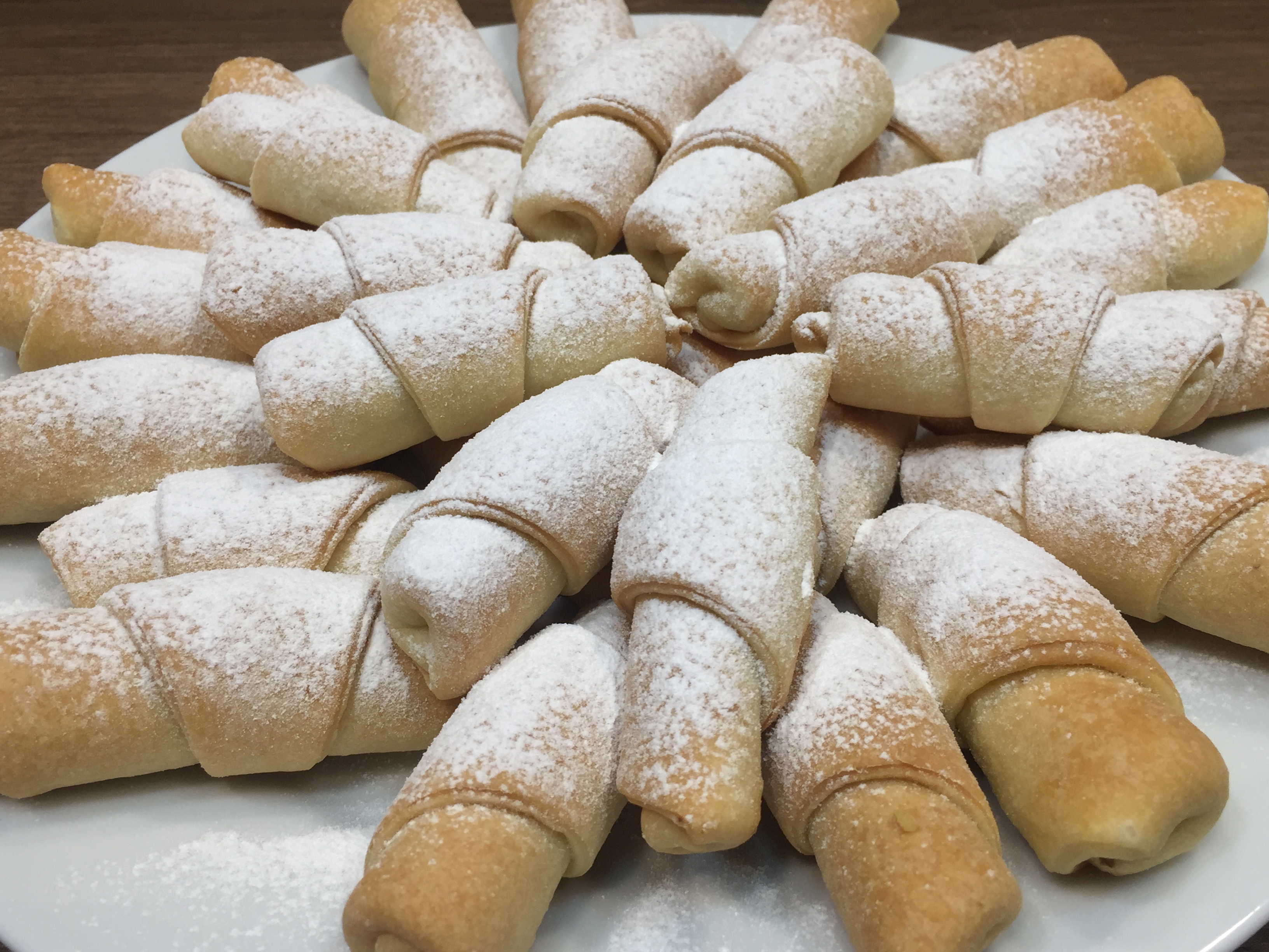 Сигаретики. Сигаретки выпечка. Печенье сигаретки. Печенье сигаретки. Печенье сигаретки с орехами.