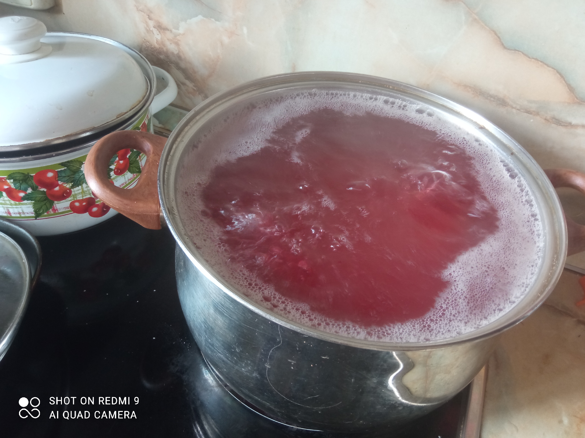 Вкусные, хрустящие огурцы с красной смородиной без стерилизации. Рецепту много лет, он по-прежнему самый любимый4