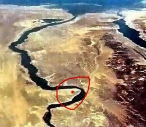 красным отмечена самая большая петля Нила