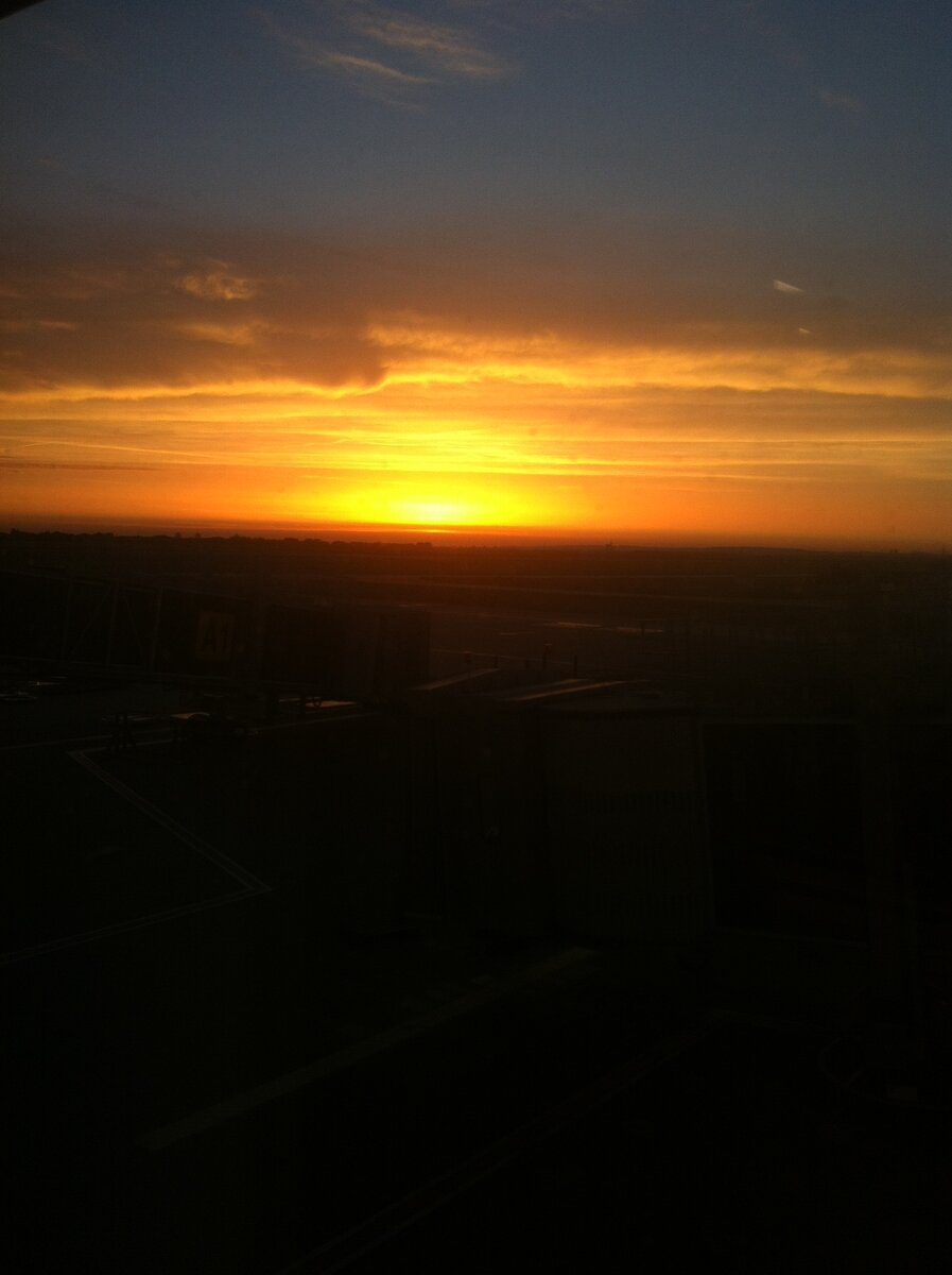 Вылет из Москвы был с красивым рассветом!