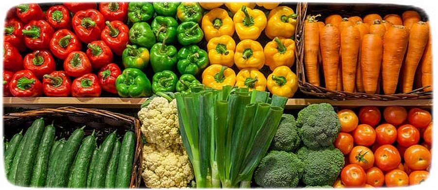 Зелень и свежесть в супермаркете - хорошая встреча