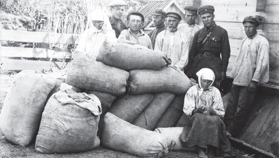 Хлебозаготовка. ОК: Исторические и познавательные факты в фотографиях.