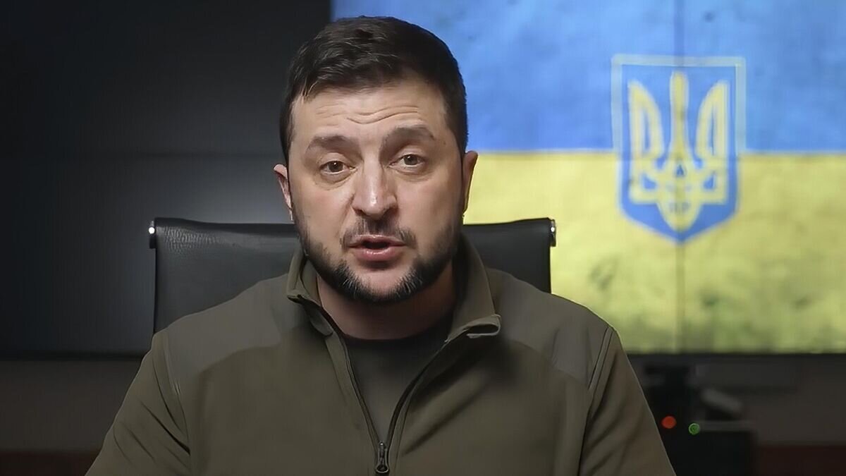    Президент Украины Владимир Зеленский во время телеобращения© AP Photo / Ukrainian Presidential Press Office