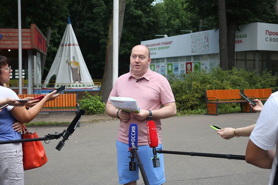     Сергей Бурунов прошел медосмотр в павильоне "Здоровая Москва". Фото: Оксана Зуйко
