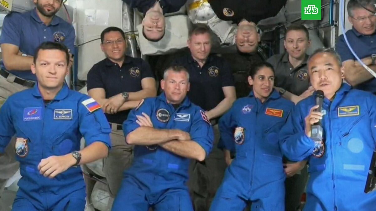 Легкий экипаж 7. Crew Dragon на МКС. Экипаж Crew-7. Экспедиции на МКС экипаж Crew-7. Переход на МКС.