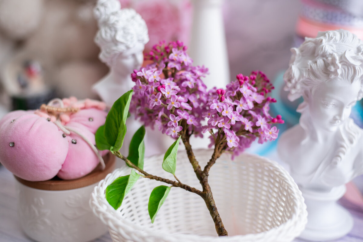 Сирень из холодного фарфора. Работа Марии Картавых. Фото: Юлия Сашнева