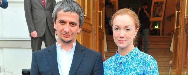 Почему Константин Богомолов остаётся худруком театра, хотя многие актёры, деятел