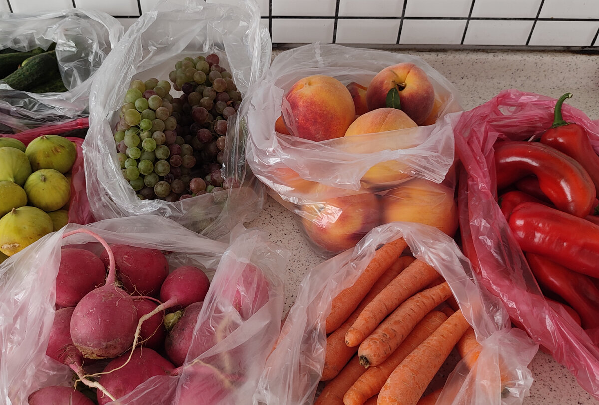 Тир фруктов в blox fruit. Тир лист фруктов в блокс фрукт. Рынок ратанакорн. Суши фон. Глаз дракона фрукт фото.