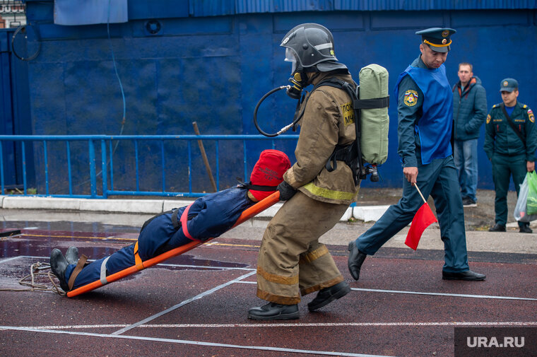    Спасение условного пострадавшего Сергей Русанов © URA.RU