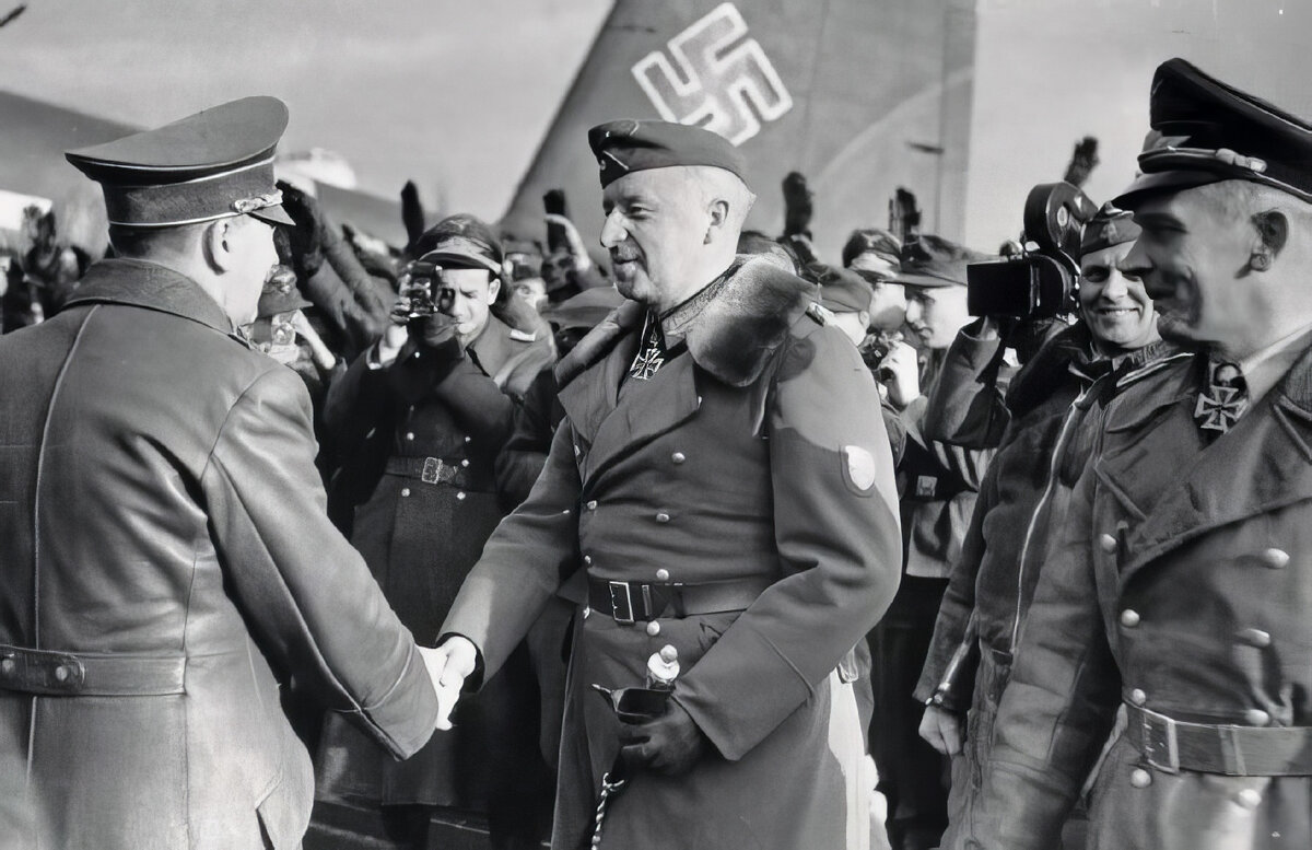 Гитлер на аэродроме в Запорожье