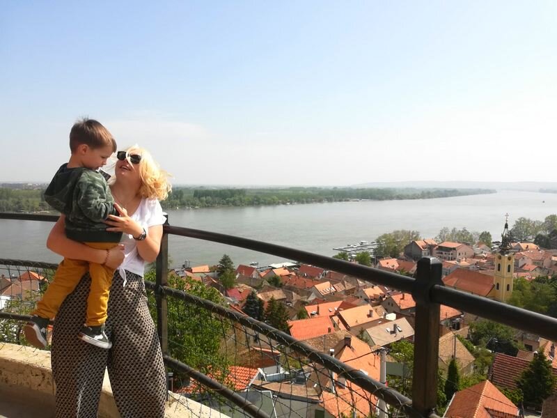 Вид на Дунай и старый район Белграда — Земун 