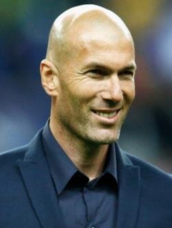 31-го мая Зинедин Зидан объявил об уходе из «Реала». Президент «сливочных» Флорентино Перес провел с тренером встречу перед финалом Лиги чемпионов и постарался заставить его остаться, однако ему это не удалось. По информации источника, Зидан считает этот сезон провальным после вылета в четвертьфинале Кубка Испании и большого отставания от «Барселоны» в чемпионате. 
Зидан знал, что команде нужно четыре или пять новых игроков, и после трех стрессовых и тяжелых лет в «Реале» не захотел устраивать перестройку и революцию в команде.

Отметим, что пока неизвестно, чем дальше будет заниматься Зинедин, однако уже есть клубы, которые хотят видеть Зидана у себя в команде.