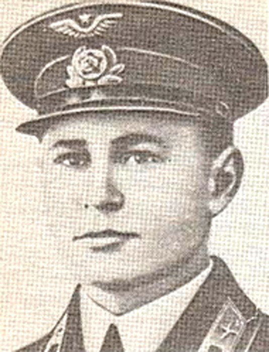 Герой Советского Союза младший лейтенант Здоровцев Степан Иванович.