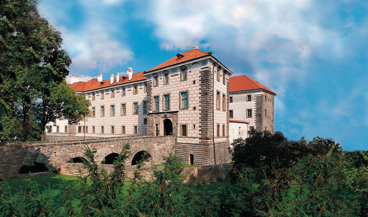 Фото: pragatrips.ru. История замка Нелагозевес уходит корнями в Средние века