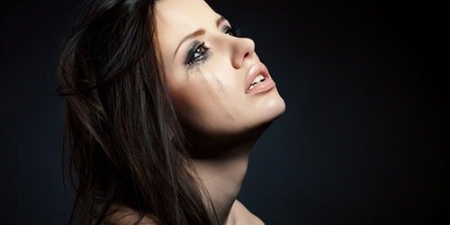 фото взято с сайта https://ваш-сонник.рф/sonnik-devushka-plachet-lyubimaya/