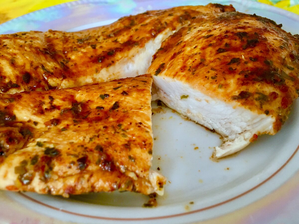 На 100 грамм - 158,2 ккал; БЖУ: 32,5/1,6/3,6