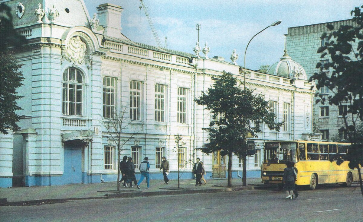 Родина Ленина: Ульяновск 80-х на фотографиях Роберта Папикьяна | Дмитрий  Старчиков | Дзен