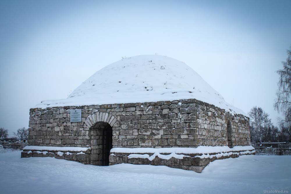 Мавзолей турахана в чишминском районе фото