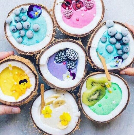 Практика показывает, что скрытая реклама может применяться на различных площадках. Разберем основные виды продвижения посредством упомянутой техники. 