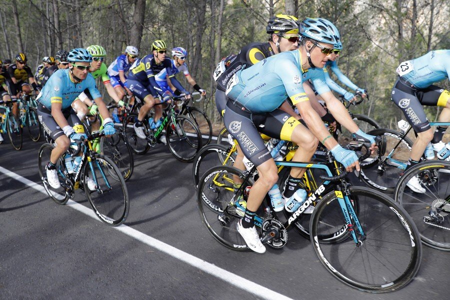 Пелотон на Вуэльте Валенсии. Фото: http://www.astanaproteam.kz/