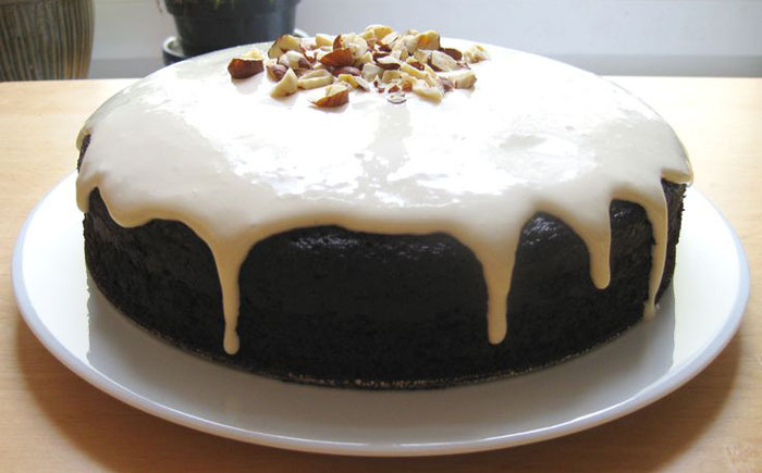 Шоколадный торт "Гиннес".  У ирландцев своё представление о праздновании Рождества или Дня святого Патрика. И алкоголь играет там не последнюю роль, даже в десертах. А уж сочетание шоколада и пива в торте окажется неожиданно прекрасным. 
