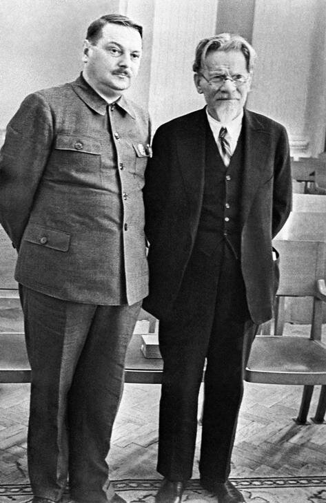 Андрей Жданов и Максим Горький 