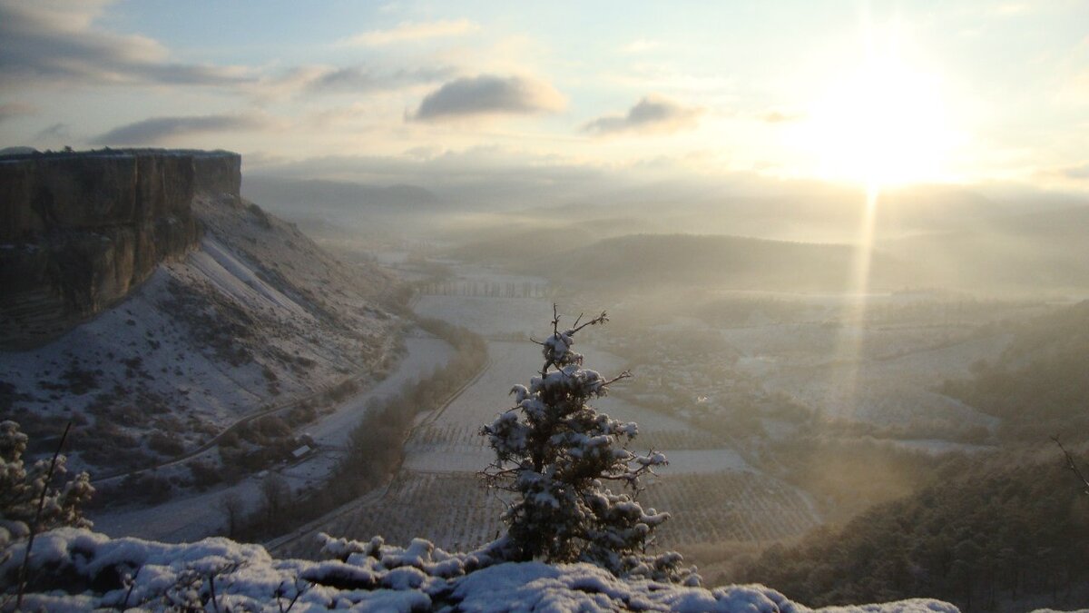 Качинская долина в первых числах марта