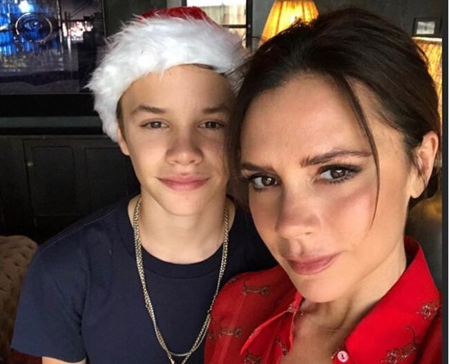 4 июля 1999 Виктория выходит замуж за знаменитого футболиста Дэвида Бекхэма. В настоящее время эта пара отмечает 19 лет брака, в результате которого у них появилось четверо прекрасных детей: 3 сына и дочка. 