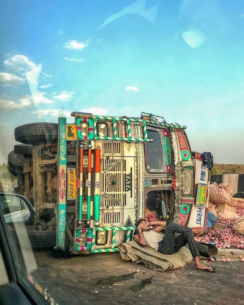 13 забавных и грустных фото и видео про грузовики | Все о грузовиках –  Trucksplanet | Дзен