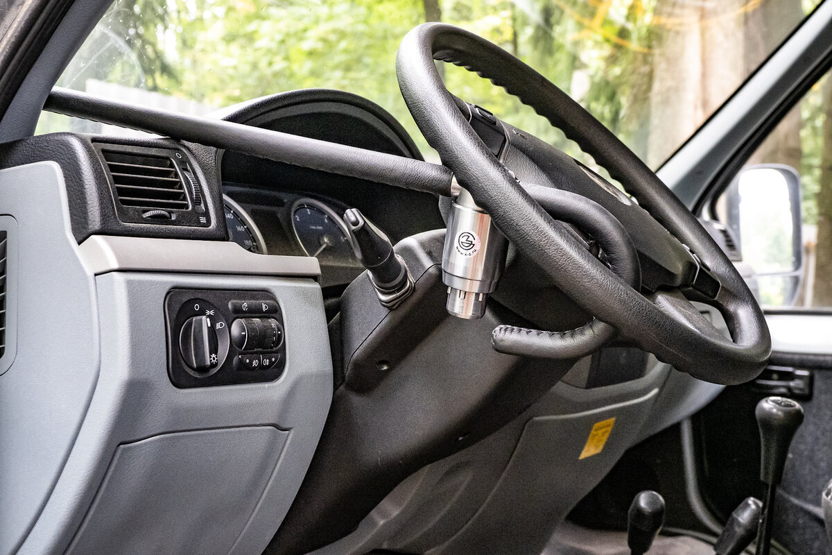 Механический блокиратор руля "Питон". Спасет ли автомобиль палка о двух ...