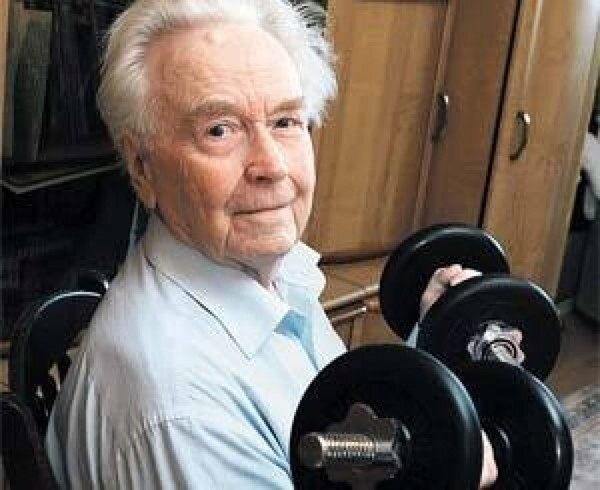 Георгий Николаевич Сытин прожил до 95 лет на собственных методиках. Фото отсюда: https://www.abcfact.ru/upload/001/u107/233/7feea618.jpg