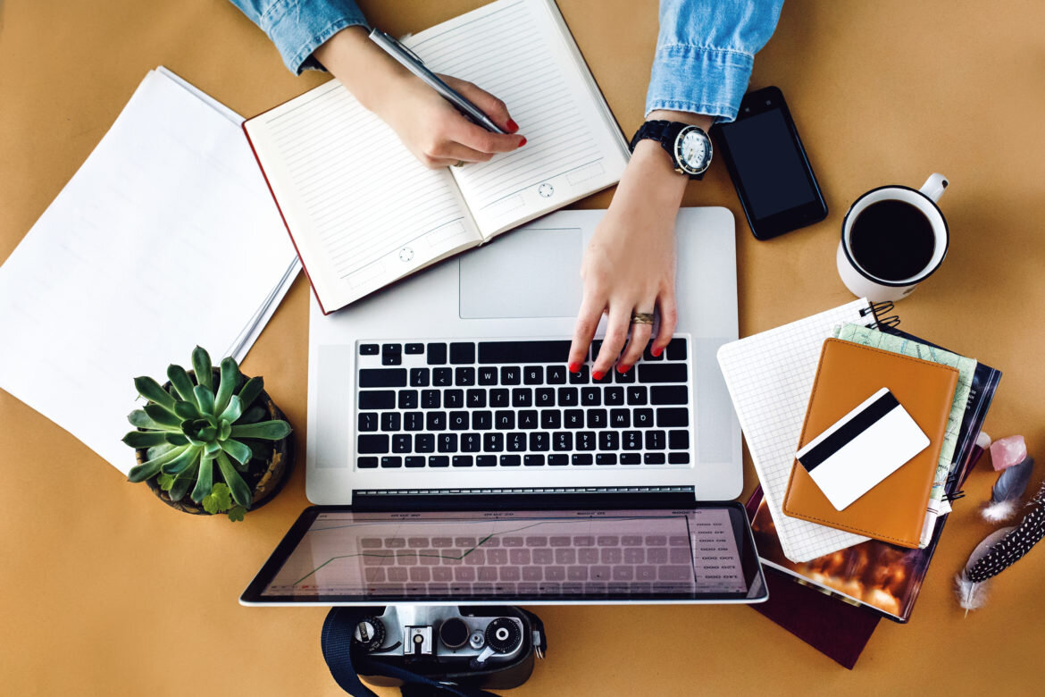 Источник изображения - https://hannahandfitness.com/how-i-manage-loneliness-working-from-home/