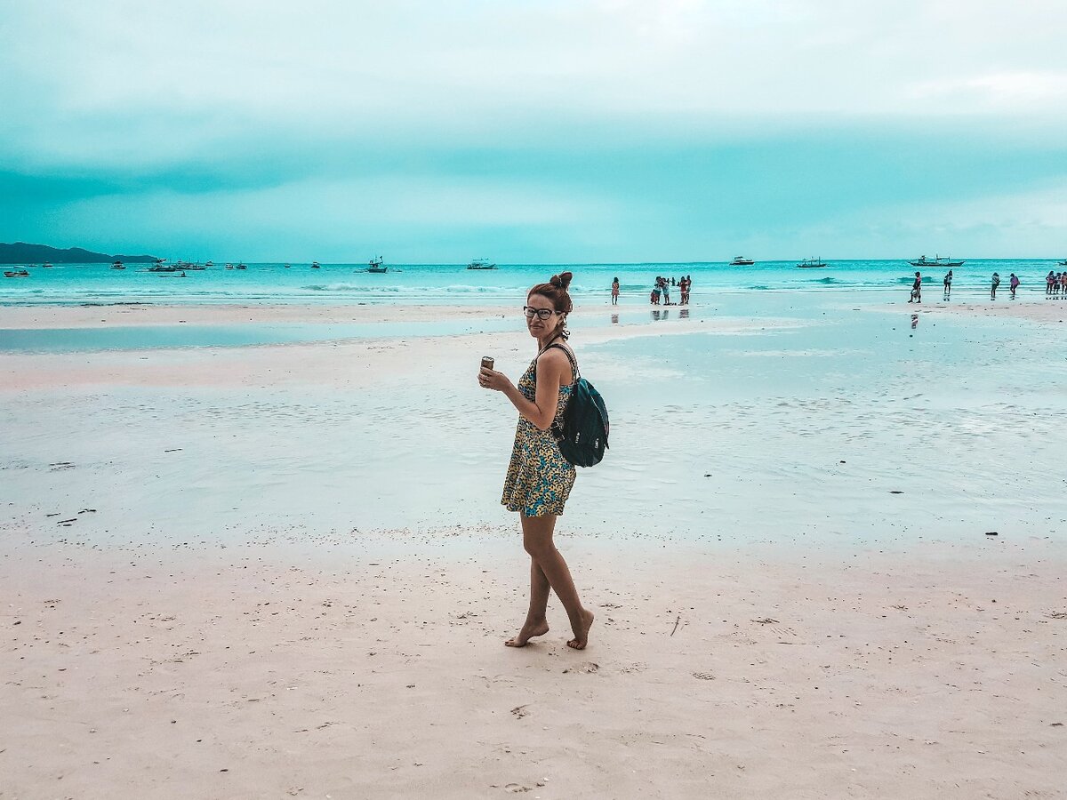 Белый пляж Боракая.