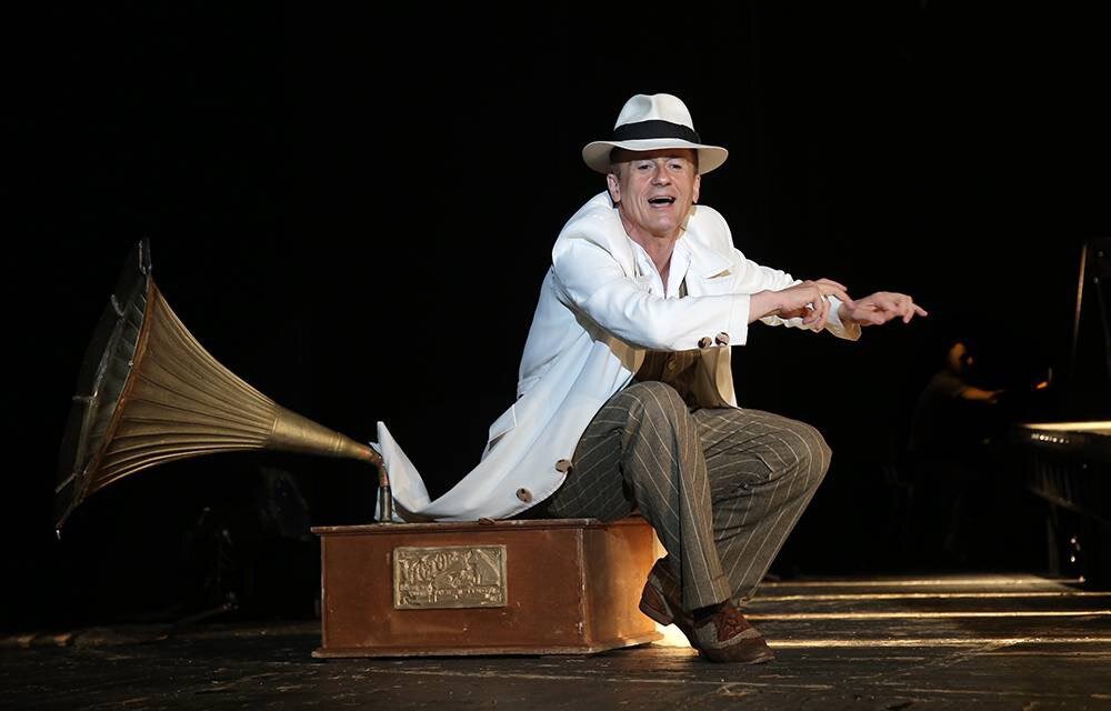 Кадр из спектакля "1900", Театр Ермоловой