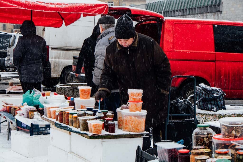 Блошиный рынок на Удельной