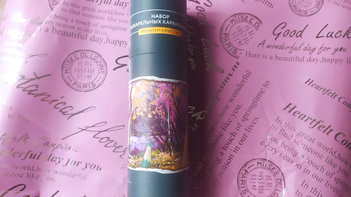 карандаши в картонном тубусе, удобно