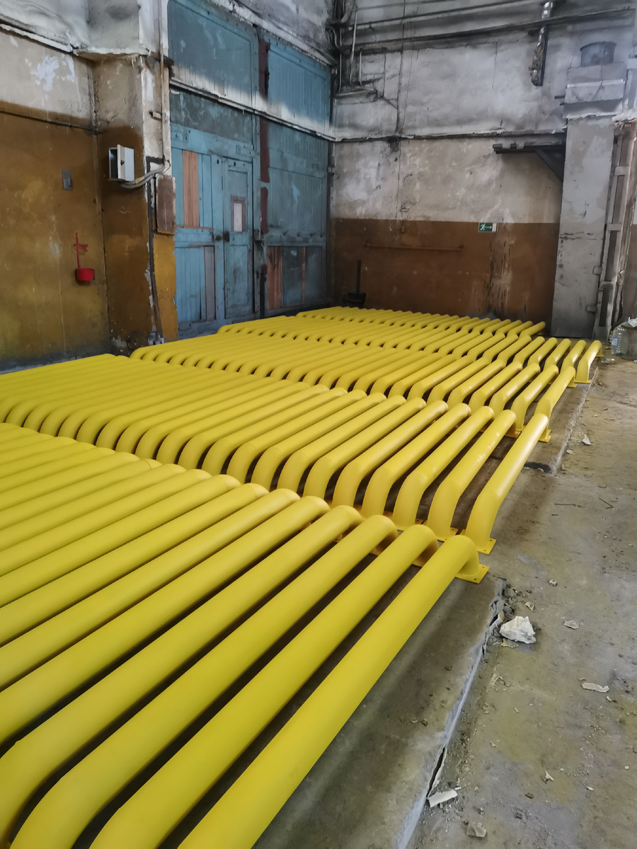 Часть отбойников готовых к упаковке в паллеты