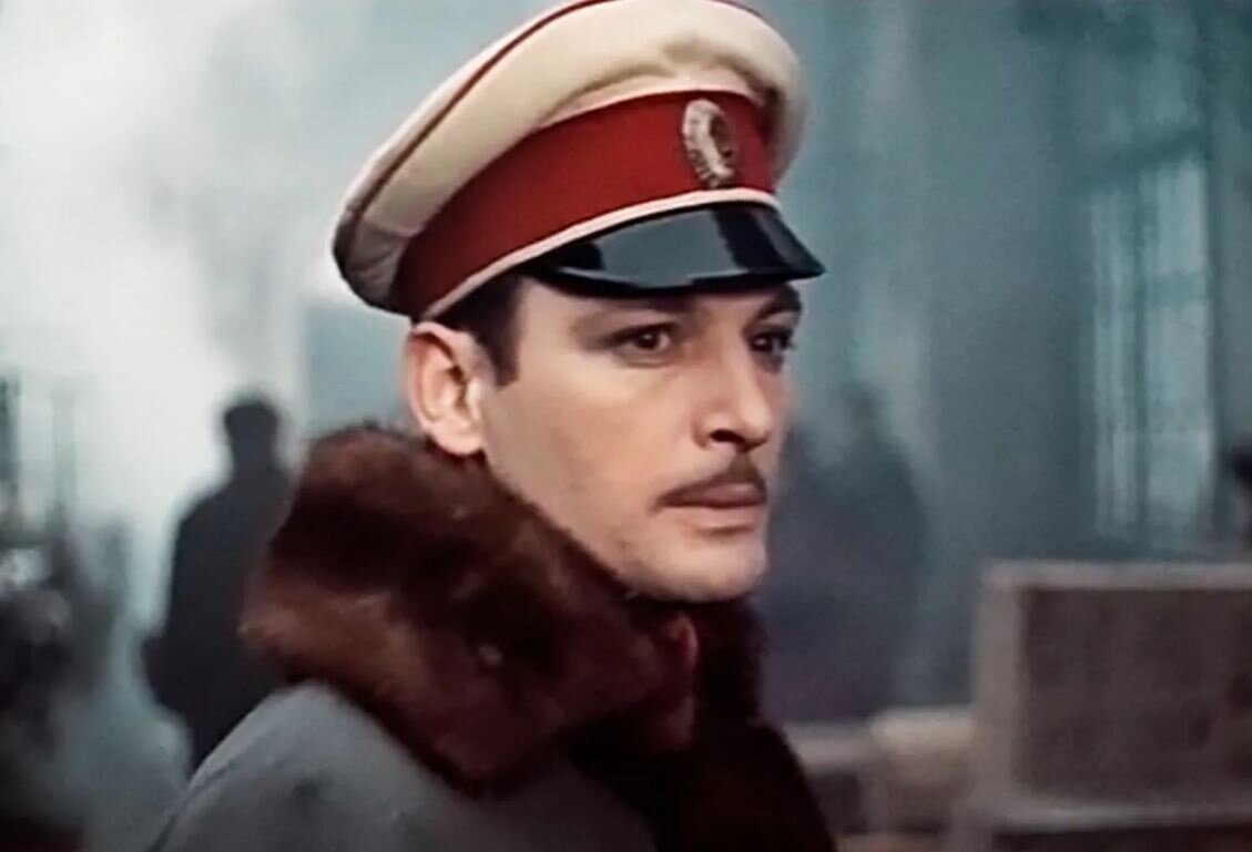 Кадр из фильма "Анна Каренина". Василий Лановой в роли графа Алексей Кирилловича Вронского