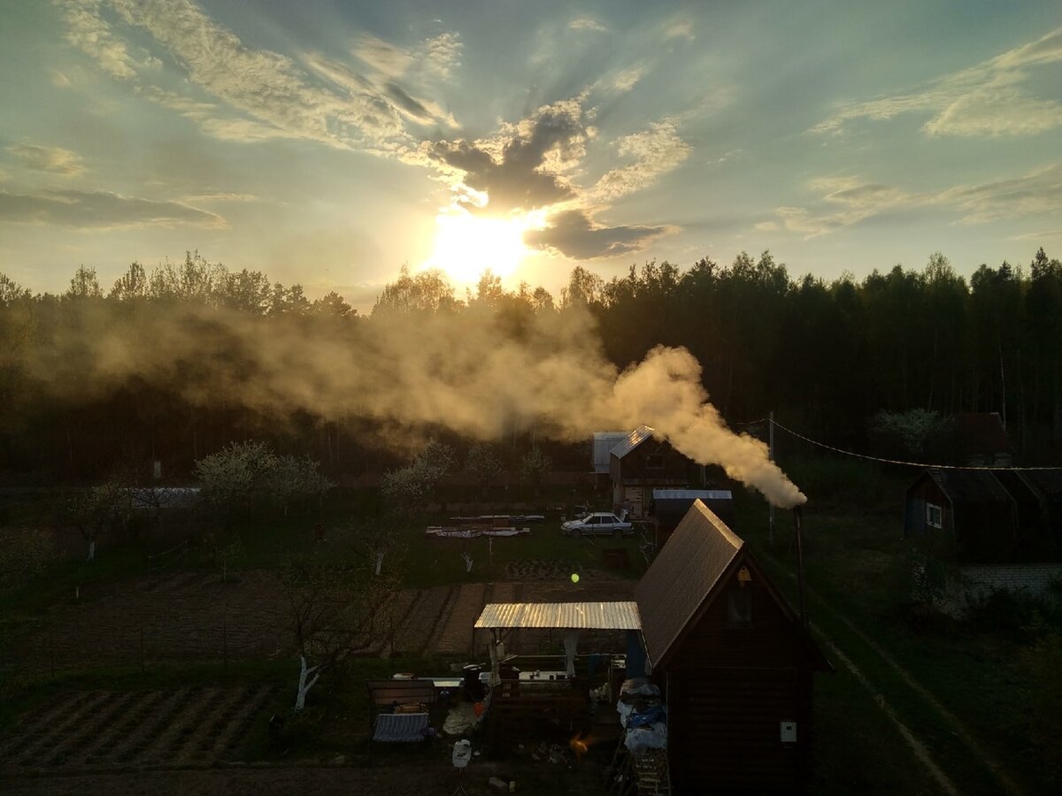 Всем привет!  Пока я в городе - работы на даче встали, поэтому решил написать про нашумевший закон об СНТ.-2