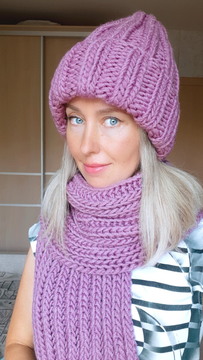 Комплект: шапка и шарф из полушерсти