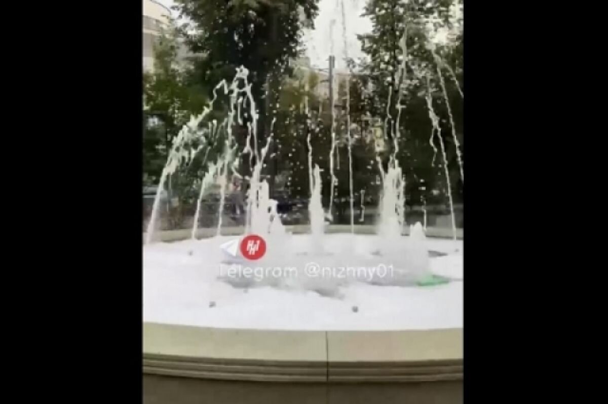    Мылом залили фонтан на Черном пруду в центре Нижнего Новгорода