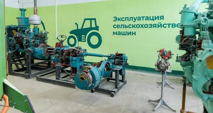    Сейчас трактор молотком и проволокой не починишь – учиться надо!