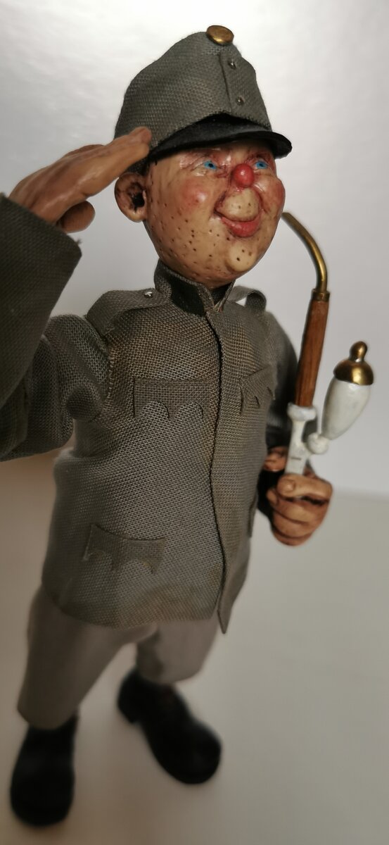 Бравый солдат Швейк - персонаж, романа «Похождения бравого солдата Швейка во время мировой войны». Автор чешский писатель Ярослав Гашек.