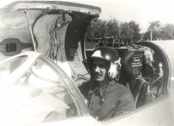 Автор статьи в кабине МиГ-21 бис. 322 уап, аэродром Кант 1989 г.  