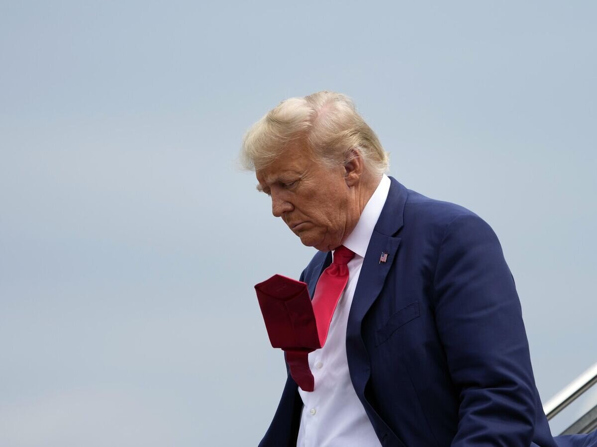    Трамп прибыл на суд в Вашингтоне© AP Photo / Alex Brandon