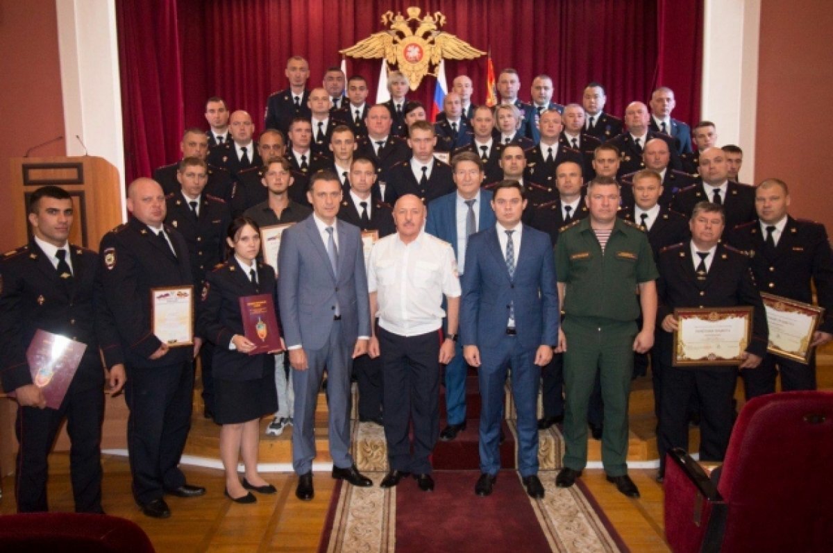    Замгубернатора Дона Михаил Корнеев вручил сотрудникам ППС областные награды