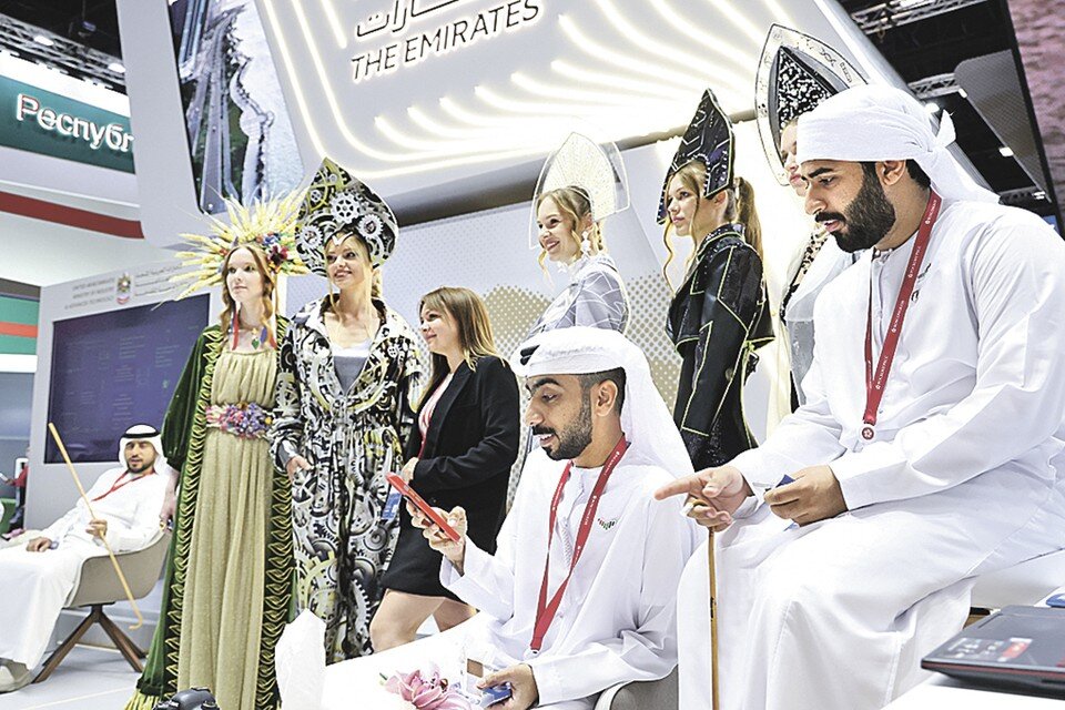    Забота о клиентах-мусульманах - лишь одна из причин нововведения. Власти верят, что исламский банкинг поможет привлечь инвесторов с Ближнего Востока. Фото: Вячеслав ПРОКОФЬЕВ/ТАСС