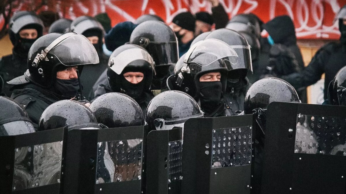     В Ростове-на-Дону оцепили рынок «Темерник», перекрыв все входы и выходы, сообщили местные жители в соцсетях.
