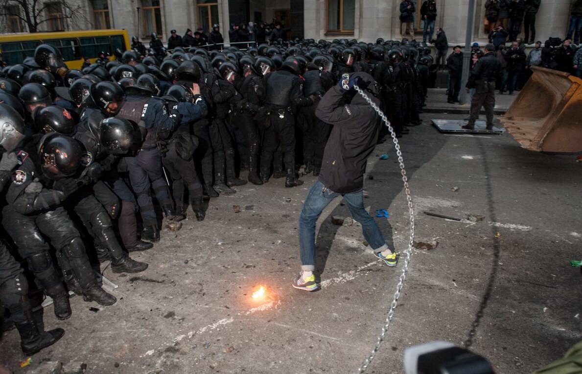 "Мирные протесты" онижедетей...